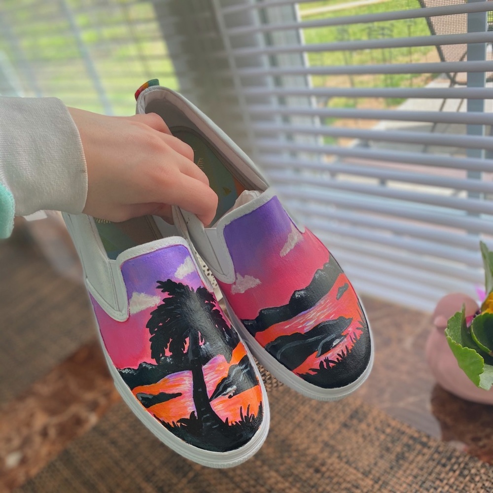 CUSTOM VANS
